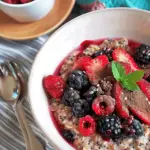 Oatmeal with Berries and Nuts