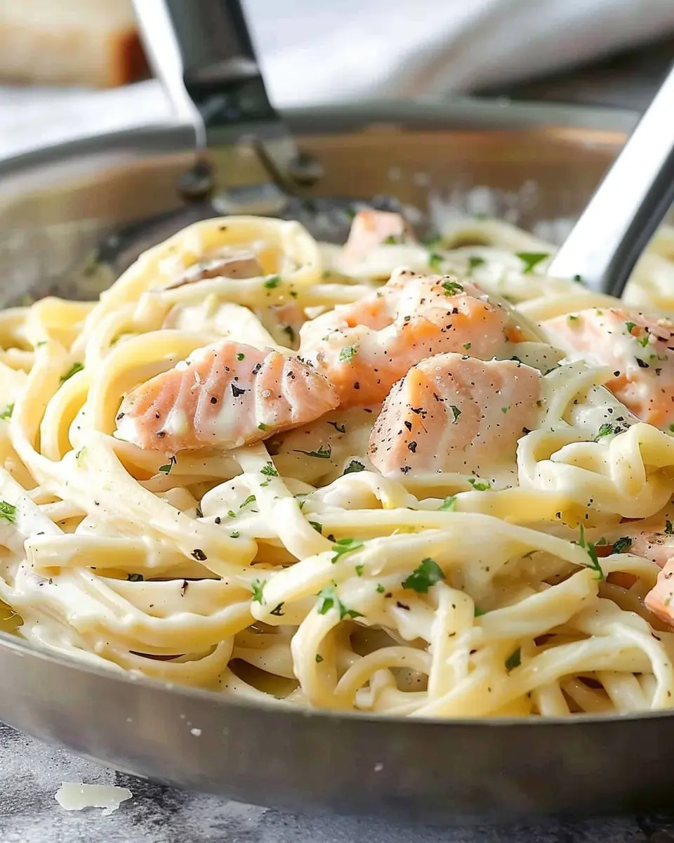 Alfredo Salmon Pasta: A Creamy Indulgence with Turkey Bacon